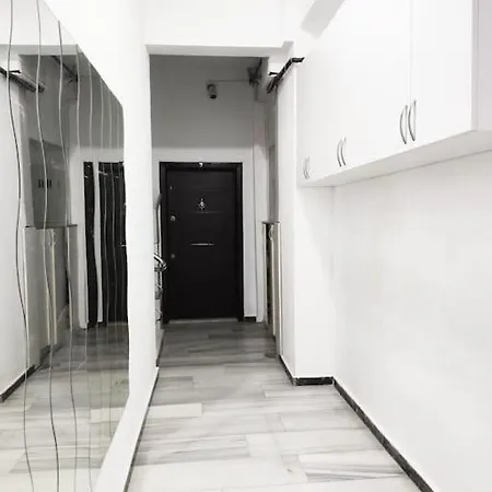 아파트 Cozy Big With Basement Garden R1