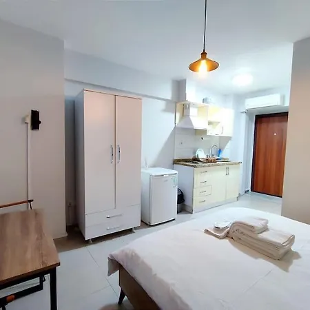 아파트 Cozy Big With Basement Garden R1 이스탄불